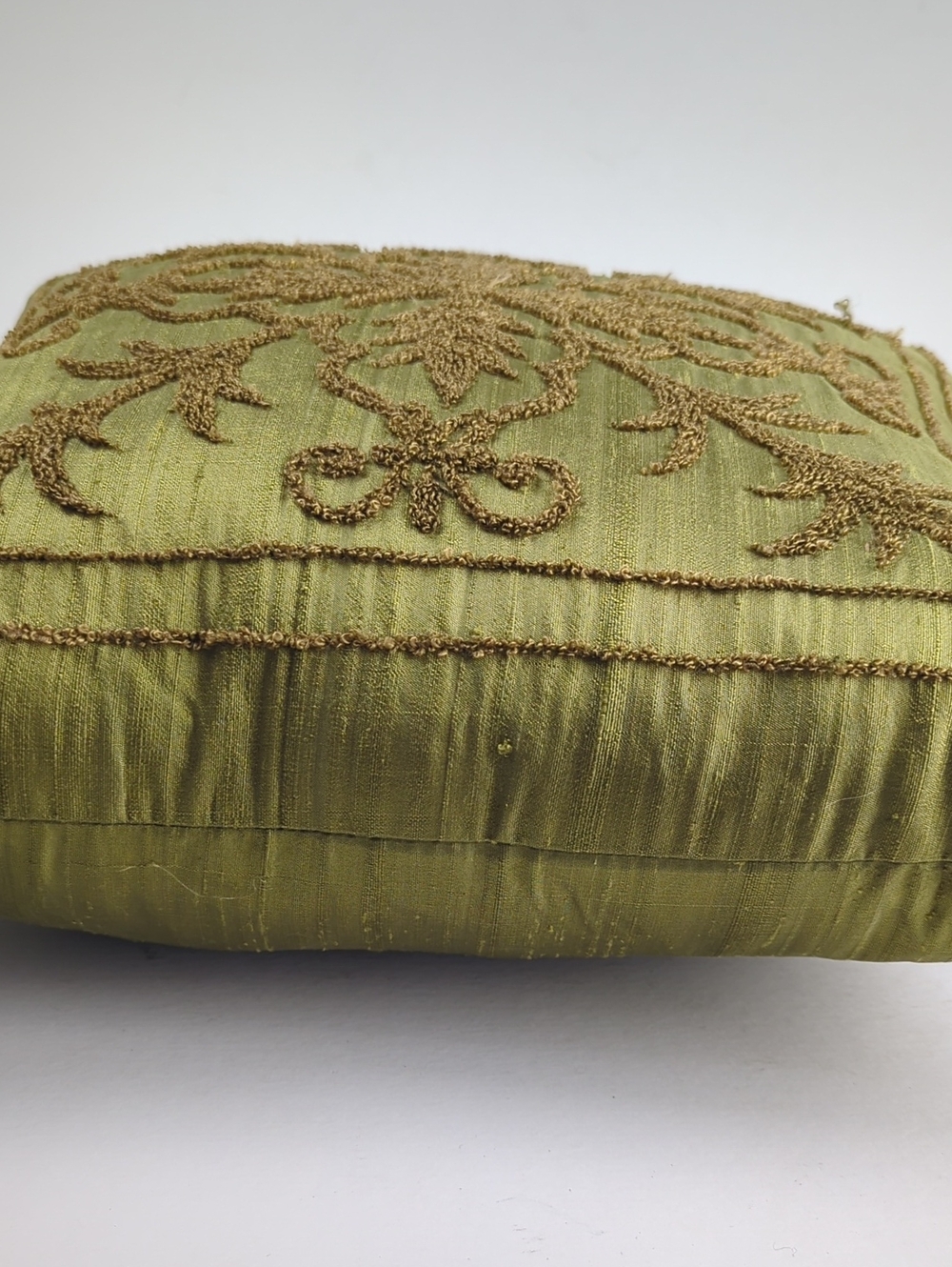VINTAGE Accent Pillow Green Chartreuse Embroidered Down Filled - Picture 5 of 6